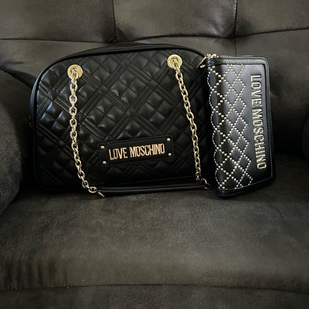 Love Moschino Medium Shoulder Bag